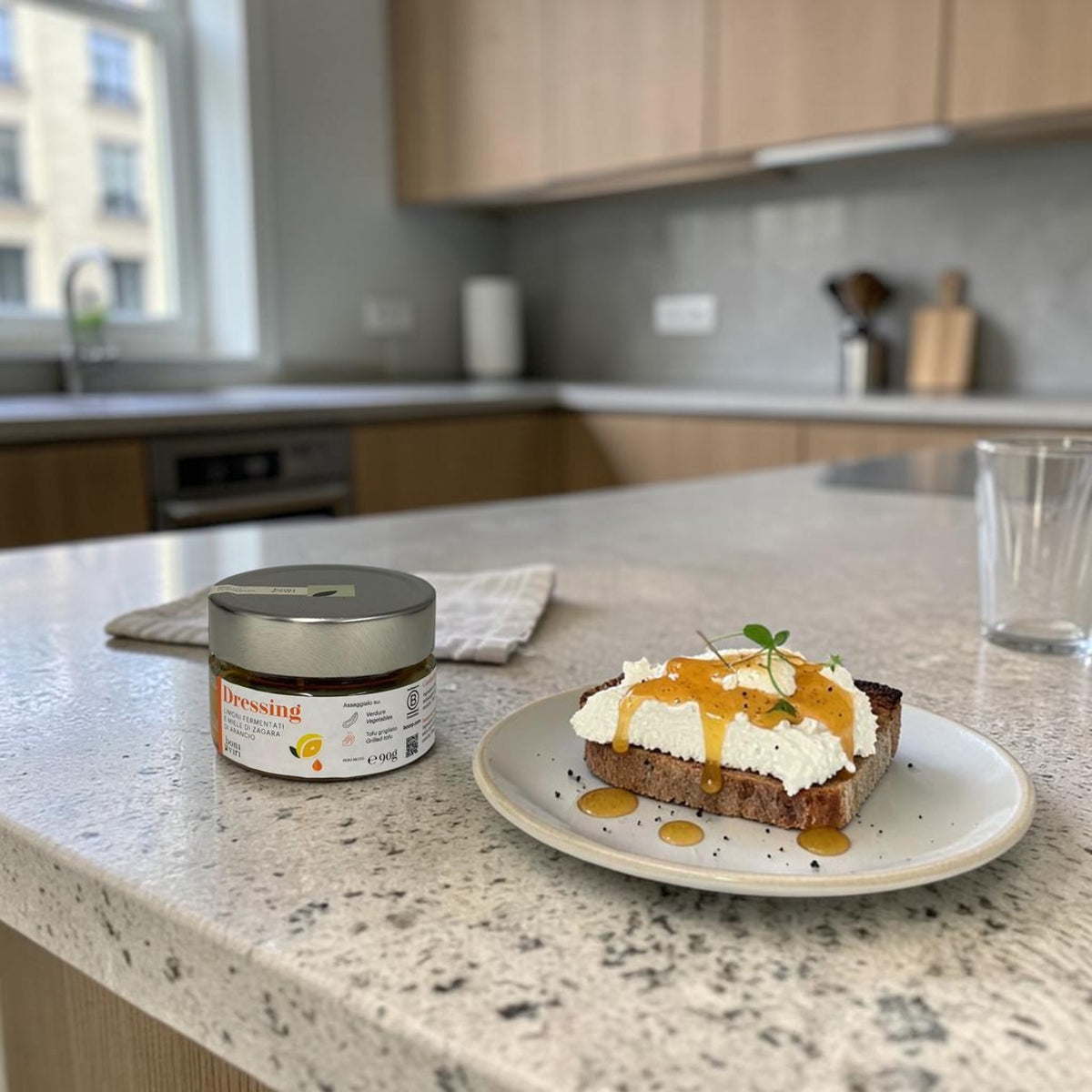 Dressing di limoni siciliani fermentati e miele di zagara di arancio