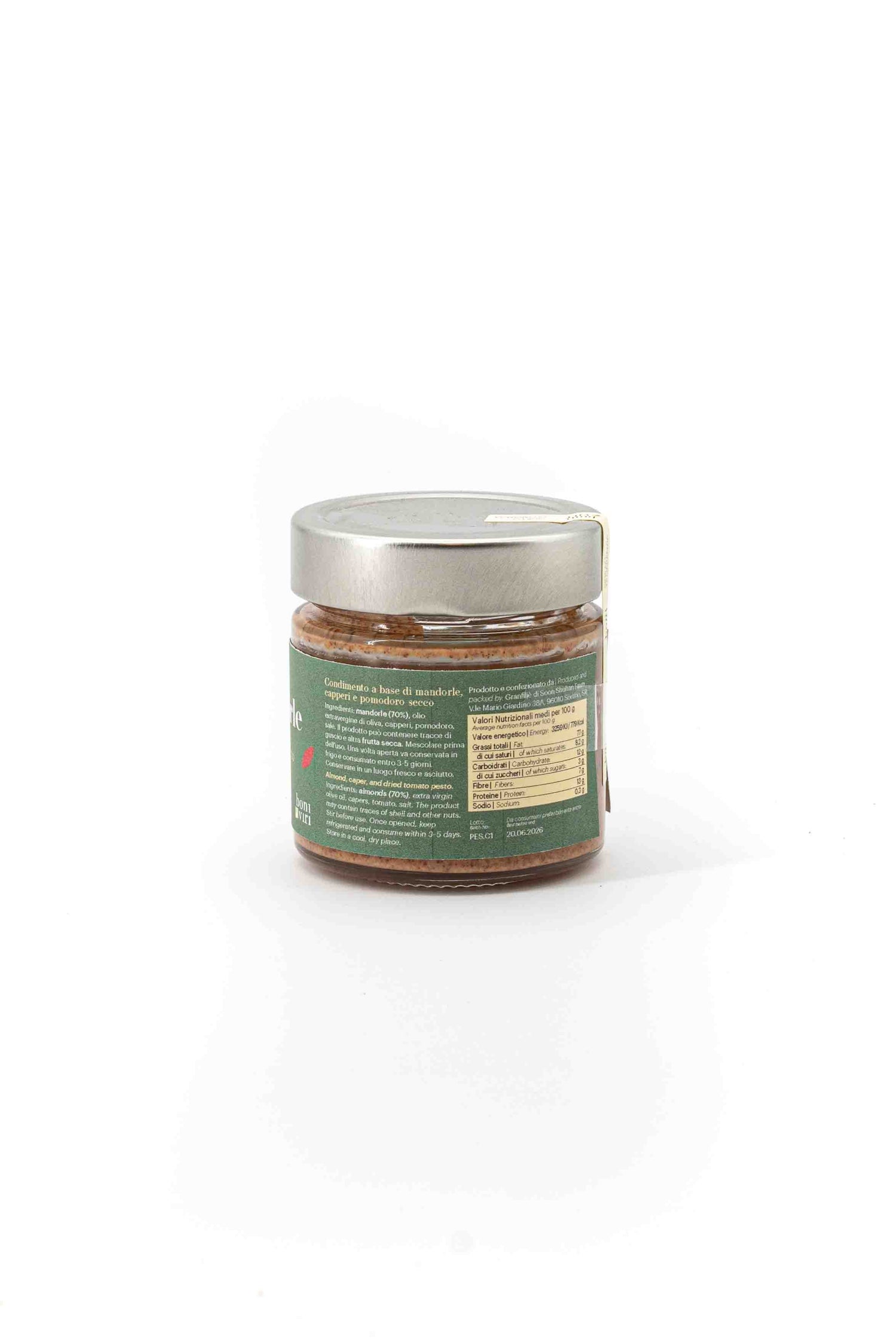 Pesto di mandorle con capperi e pomodoro secco